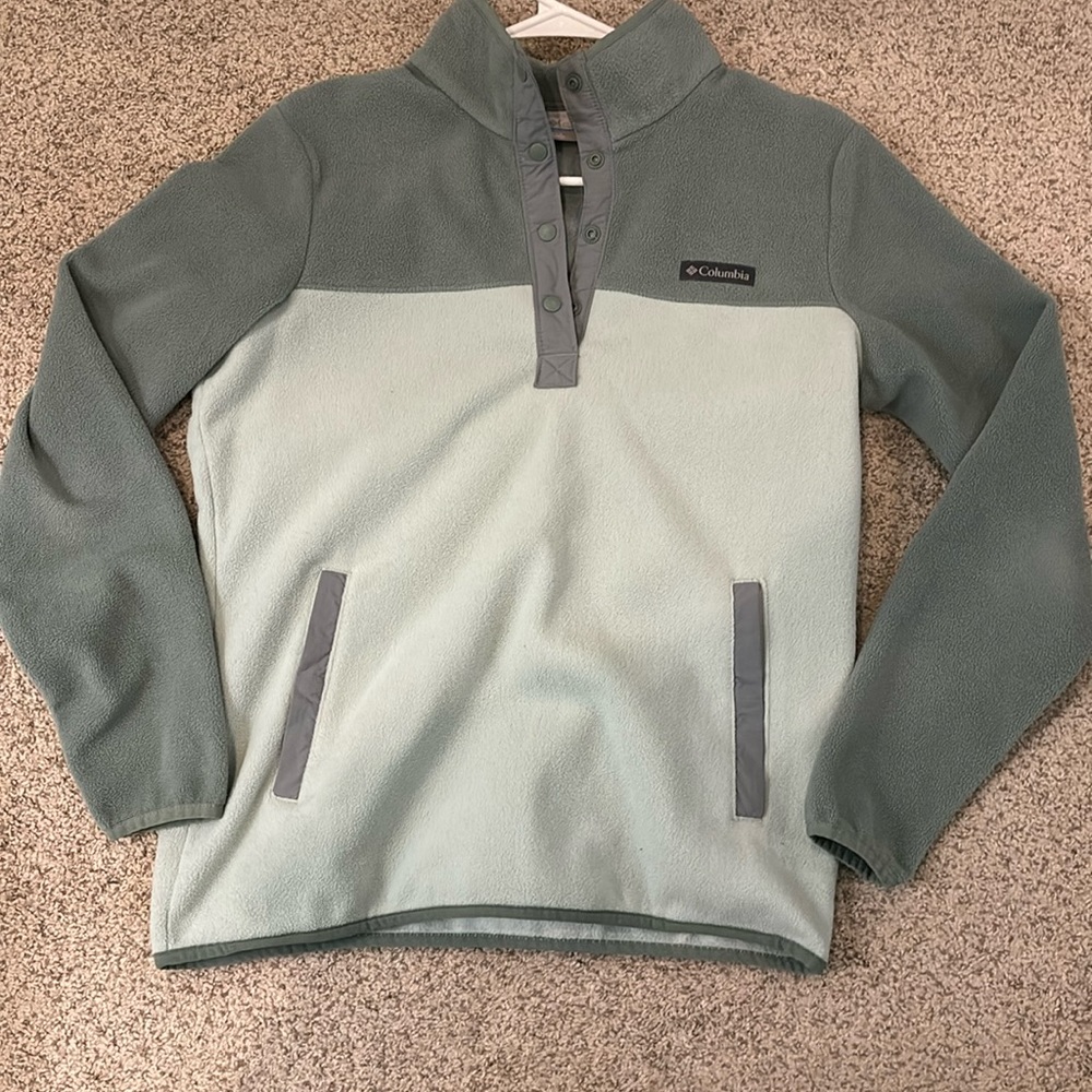 Columbia women’s fleece! (M)